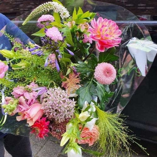 Boeket gevarieerde bloemen